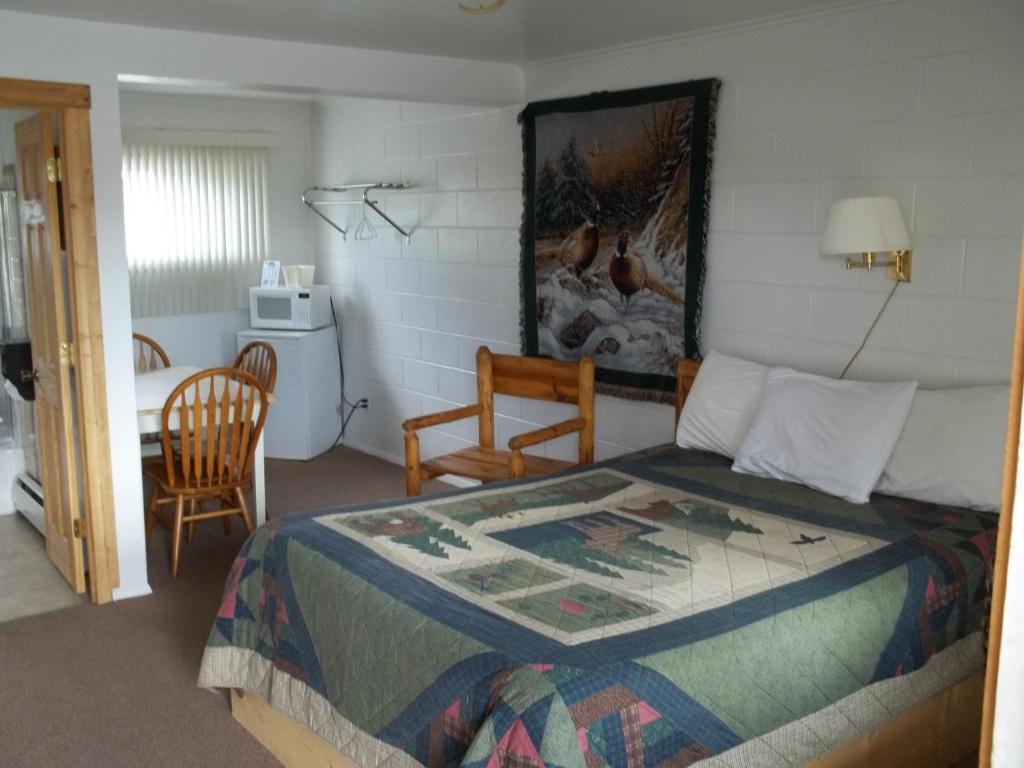ثيرموبوليس Budget Host Elk Antler Inn الغرفة الصورة