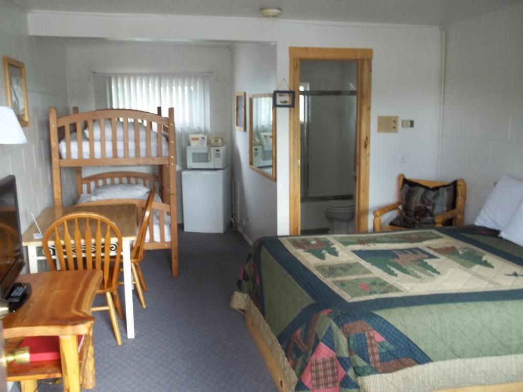 ثيرموبوليس Budget Host Elk Antler Inn الغرفة الصورة