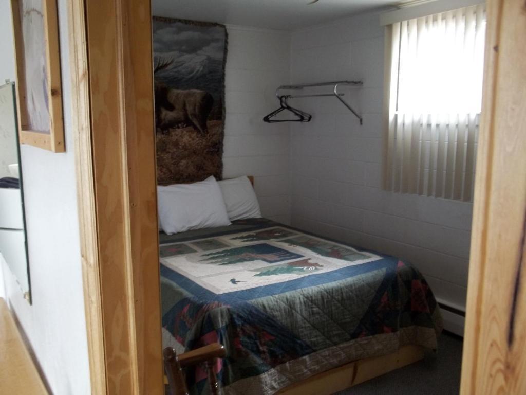 ثيرموبوليس Budget Host Elk Antler Inn الغرفة الصورة