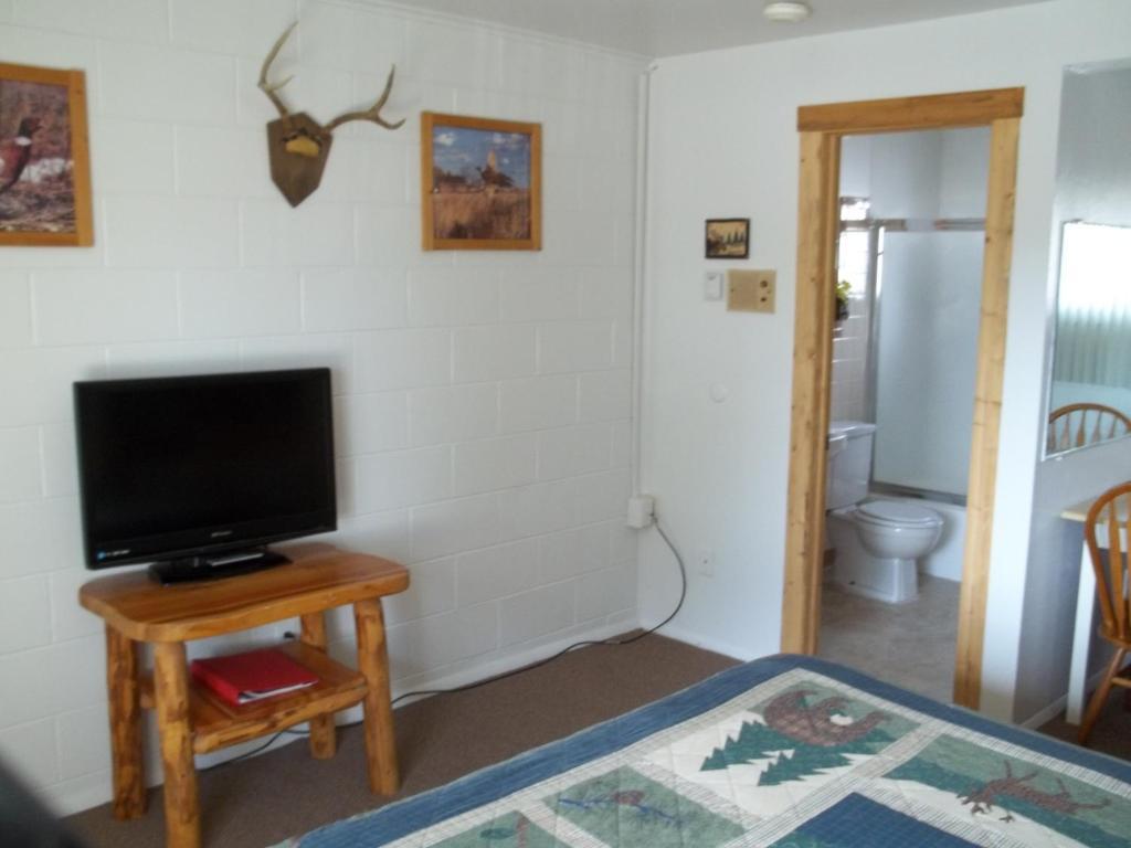 ثيرموبوليس Budget Host Elk Antler Inn الغرفة الصورة